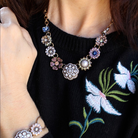 Chloe + Isabel Jewelry - NWT Bon Chic Collar Necklace 🌺